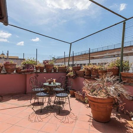 Colosseo Stylish Penthouse Rome Bagian luar foto